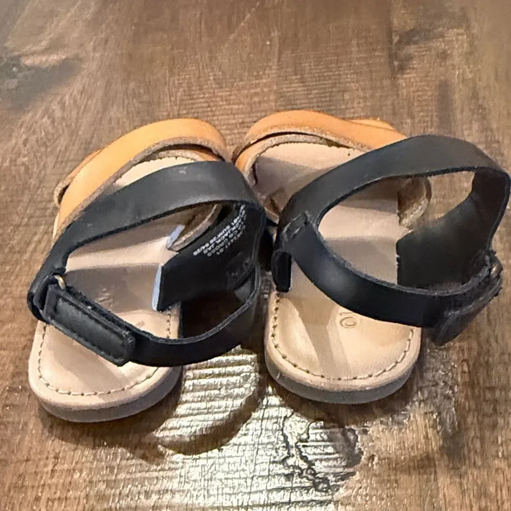 Old Navy Stylish Black and Tan Kids Sandals